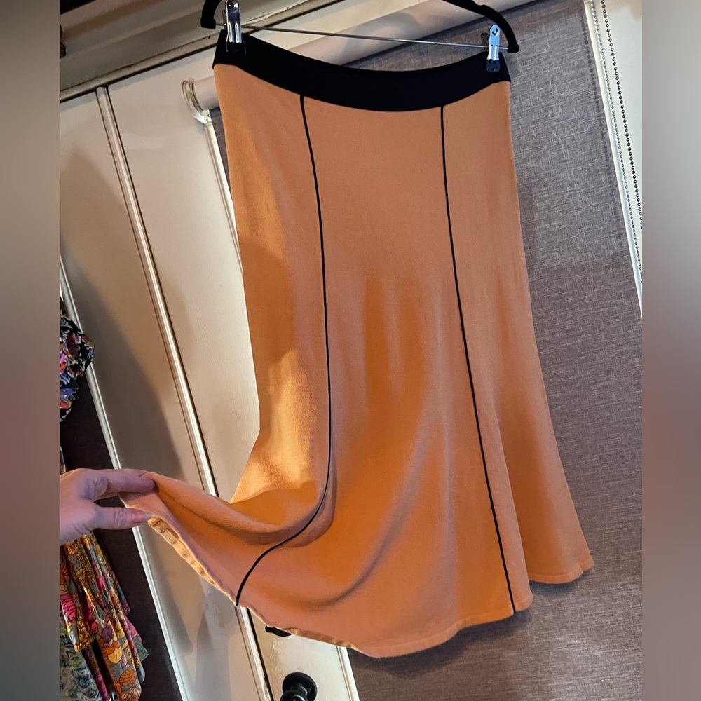 Elegant Circle Skirt - Picture 6 of 7